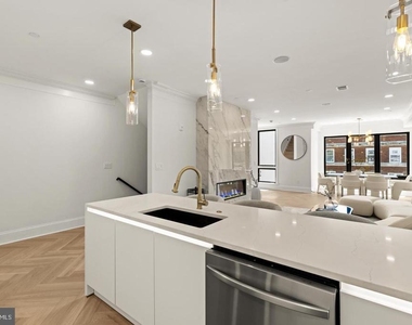 733 Euclid Street Nw - Photo Thumbnail 6