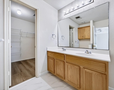 1017 Coronation Way - Photo Thumbnail 21