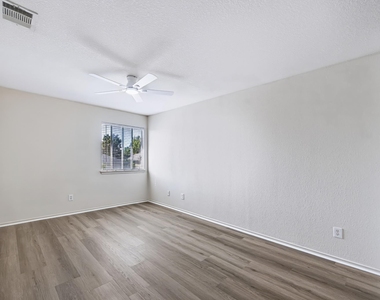 1017 Coronation Way - Photo Thumbnail 17
