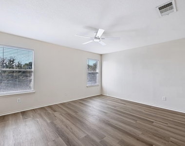 1017 Coronation Way - Photo Thumbnail 19