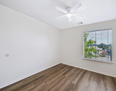 1017 Coronation Way - Photo Thumbnail 25