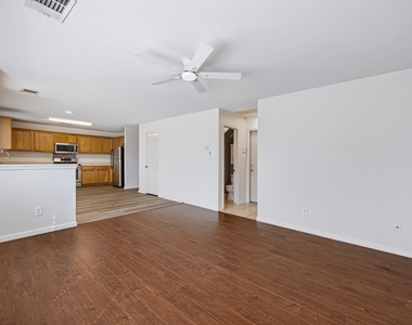 1017 Coronation Way - Photo Thumbnail 13