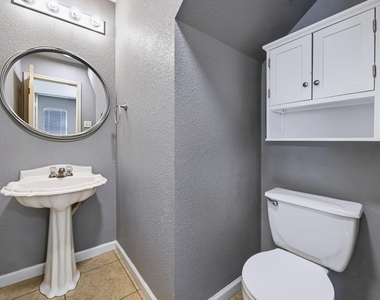 1017 Coronation Way - Photo Thumbnail 15