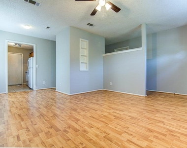 907 Taulbee Ln - Photo Thumbnail 4