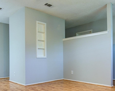 907 Taulbee Ln - Photo Thumbnail 5