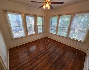 3102 Wheeler St - Photo Thumbnail 9
