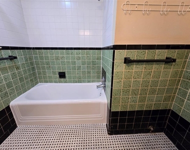 3102 Wheeler St - Photo Thumbnail 11