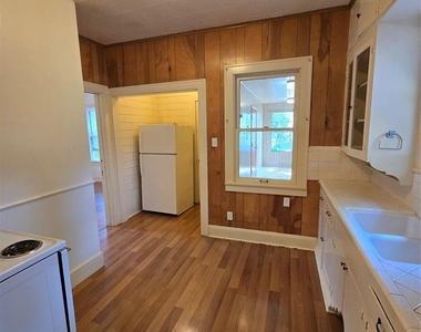 3102 Wheeler St - Photo Thumbnail 3