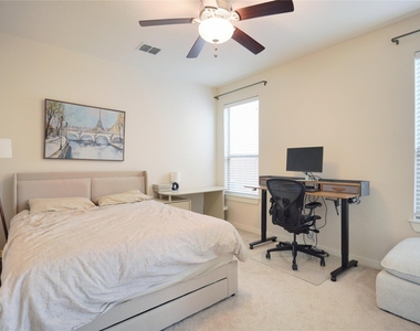 16104 Travesia Way - Photo Thumbnail 6
