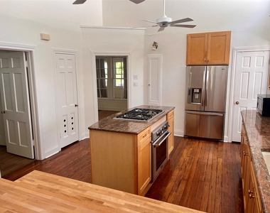 1610 Eva St - Photo Thumbnail 10