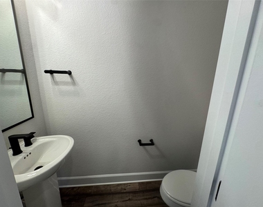 3000 Chisholm Trail Rd - Photo Thumbnail 10