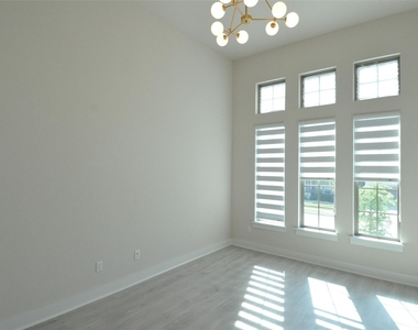628 Altea Dr - Photo Thumbnail 14
