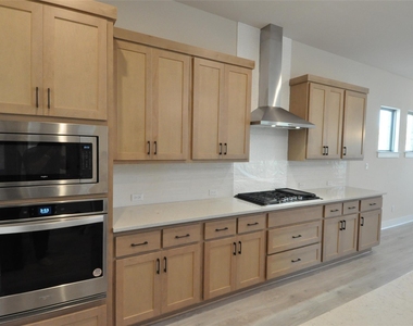 628 Altea Dr - Photo Thumbnail 9