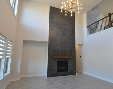 628 Altea Dr - Photo Thumbnail 3
