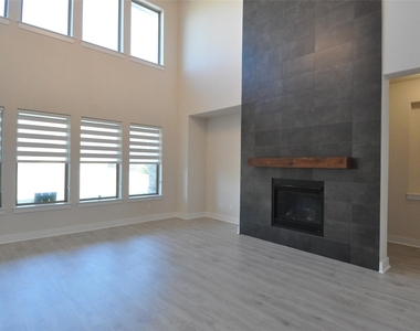 628 Altea Dr - Photo Thumbnail 5