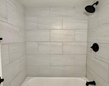 4504 Speedway Ave - Photo Thumbnail 5