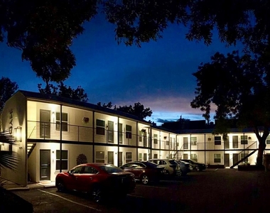 4504 Speedway Ave - Photo Thumbnail 7