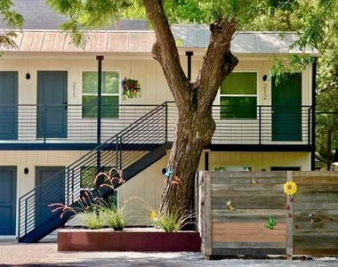 4504 Speedway Ave - Photo Thumbnail 13