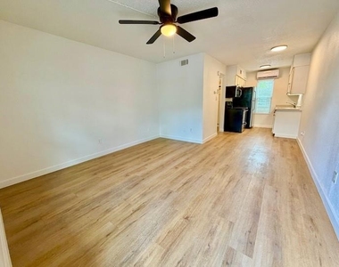 4504 Speedway Ave - Photo Thumbnail 1
