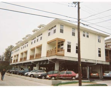 305 E 31st St - Photo Thumbnail 5