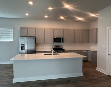 3000 Chisholm Trail Rd - Photo Thumbnail 1