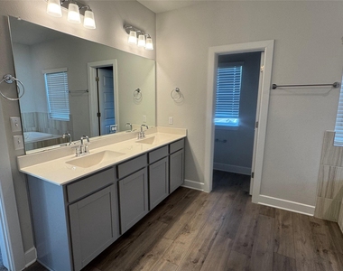 3000 Chisholm Trail Rd - Photo Thumbnail 10
