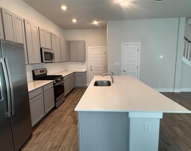 3000 Chisholm Trail Rd - Photo Thumbnail 3