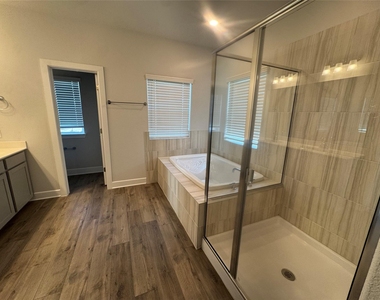3000 Chisholm Trail Rd - Photo Thumbnail 9