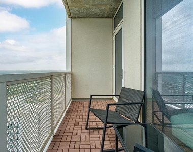 301 West Ave - Photo Thumbnail 17