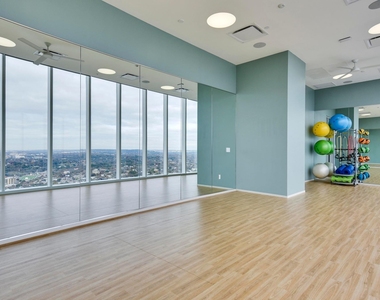 301 West Ave - Photo Thumbnail 31