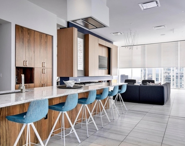 301 West Ave - Photo Thumbnail 26