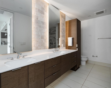 301 West Ave - Photo Thumbnail 12