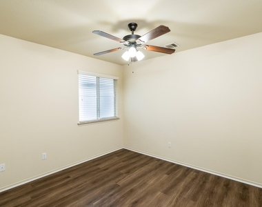 217 Azurite Dr - Photo Thumbnail 9