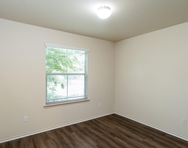 217 Azurite Dr - Photo Thumbnail 11