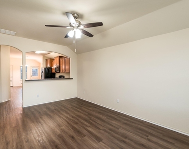 217 Azurite Dr - Photo Thumbnail 4