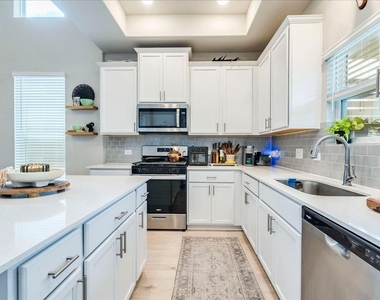 11100 El Capitan Dr - Photo Thumbnail 17