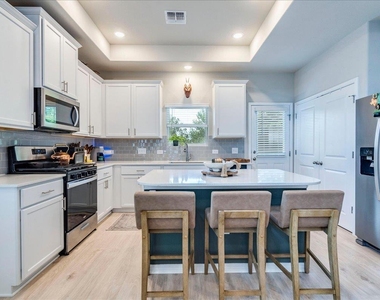 11100 El Capitan Dr - Photo Thumbnail 2