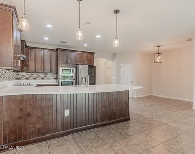 3931 Hammock Bluff Circle - Photo Thumbnail 14
