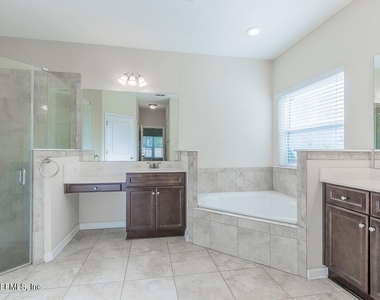 3931 Hammock Bluff Circle - Photo Thumbnail 25