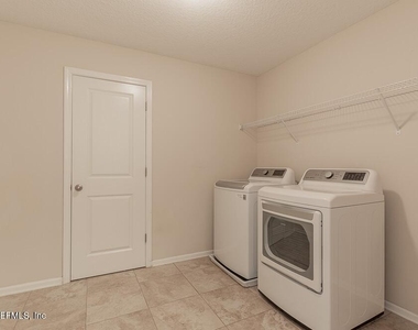 3931 Hammock Bluff Circle - Photo Thumbnail 38