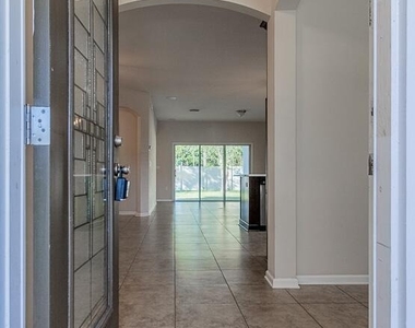 3931 Hammock Bluff Circle - Photo Thumbnail 4