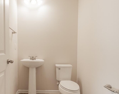 3931 Hammock Bluff Circle - Photo Thumbnail 19