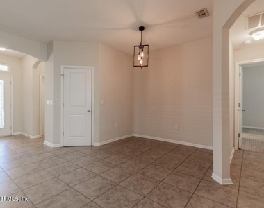 3931 Hammock Bluff Circle - Photo Thumbnail 10