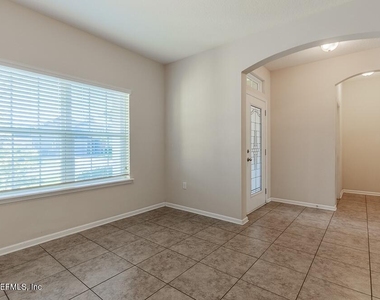 3931 Hammock Bluff Circle - Photo Thumbnail 6