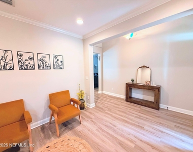 7045 Rosabella Circle - Photo Thumbnail 4