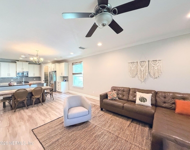 7045 Rosabella Circle - Photo Thumbnail 9