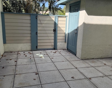1702 Challenger Court W - Photo Thumbnail 22