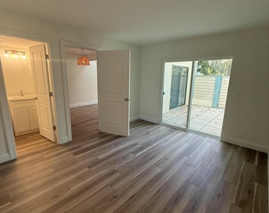 1702 Challenger Court W - Photo Thumbnail 12
