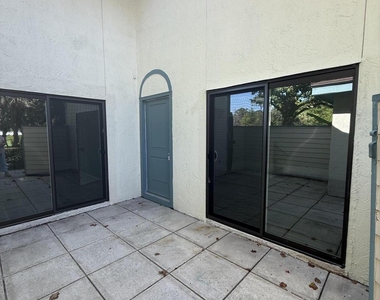 1702 Challenger Court W - Photo Thumbnail 23