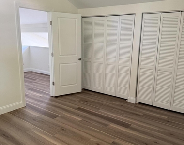 1702 Challenger Court W - Photo Thumbnail 18